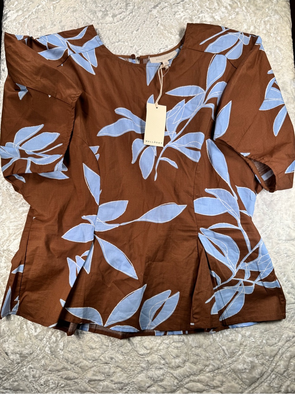 NWT MELLODAY Brown Top with Light Blue Leaf Print